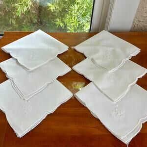 Vintage White Embroidered Cloth Napkins Set of 6 with Scalloped Edges